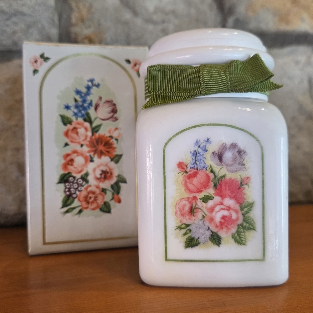 Avon Country Garden Milk Glass Bird of Paradise Bath Bottle Beauty Dust Vintage